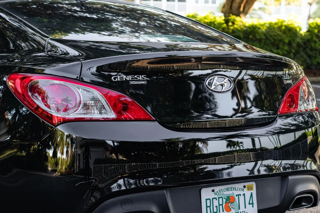 2012 Hyundai Genesis Coupe - Image 17 of 31