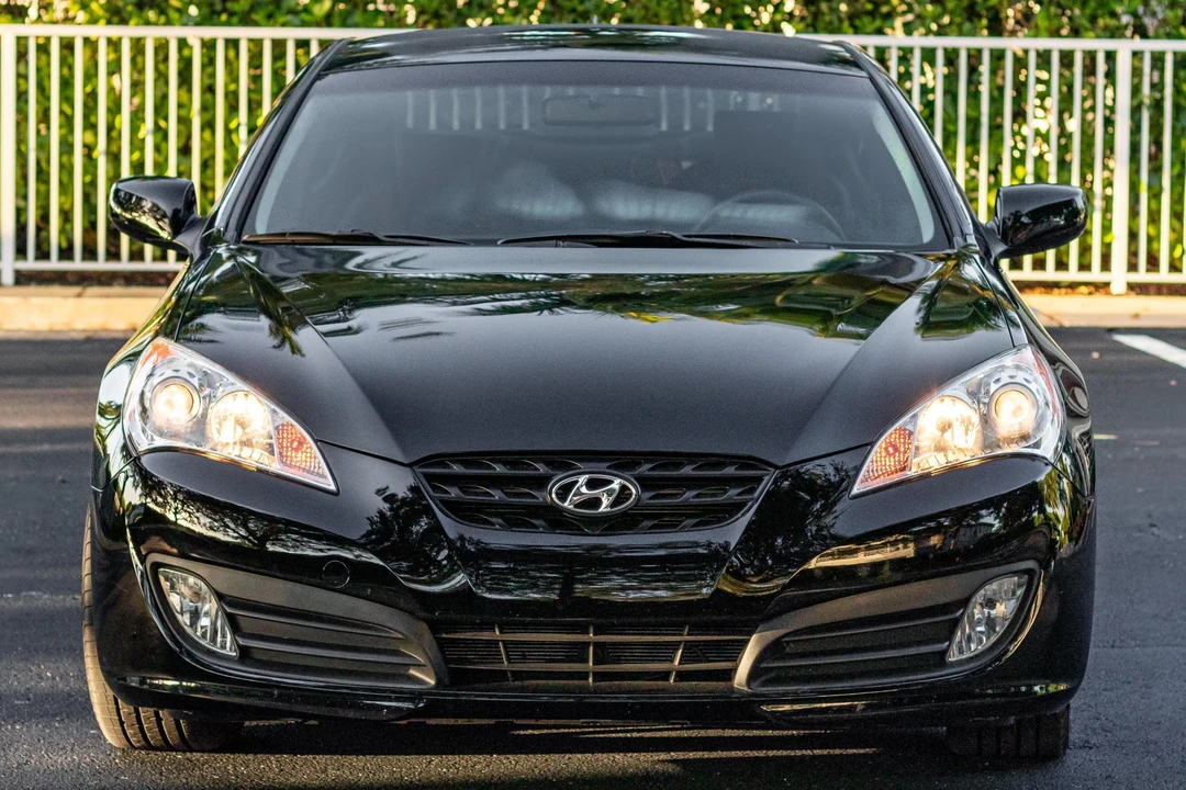 2012 Hyundai Genesis Coupe - Image 2 of 31