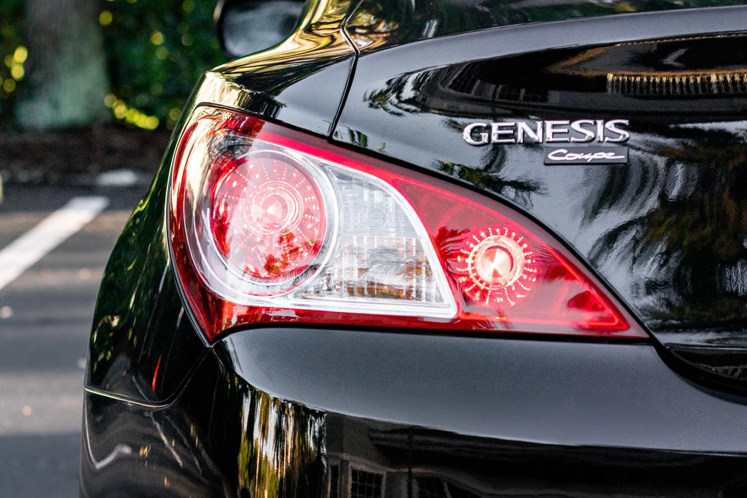 2012 Hyundai Genesis Coupe - Image 18 of 31