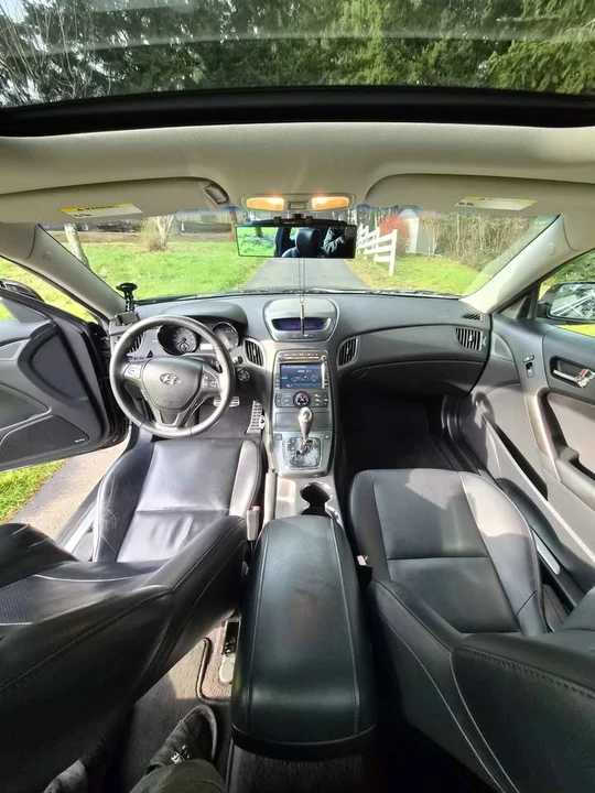 2012 Hyundai Genesis Coupe - Image 10 of 18