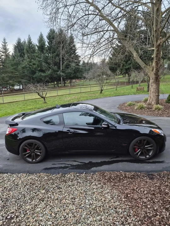 2012 Hyundai Genesis Coupe - Image 15 of 18