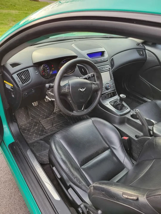 2012 Hyundai Genesis Coupe - Image 18 of 19