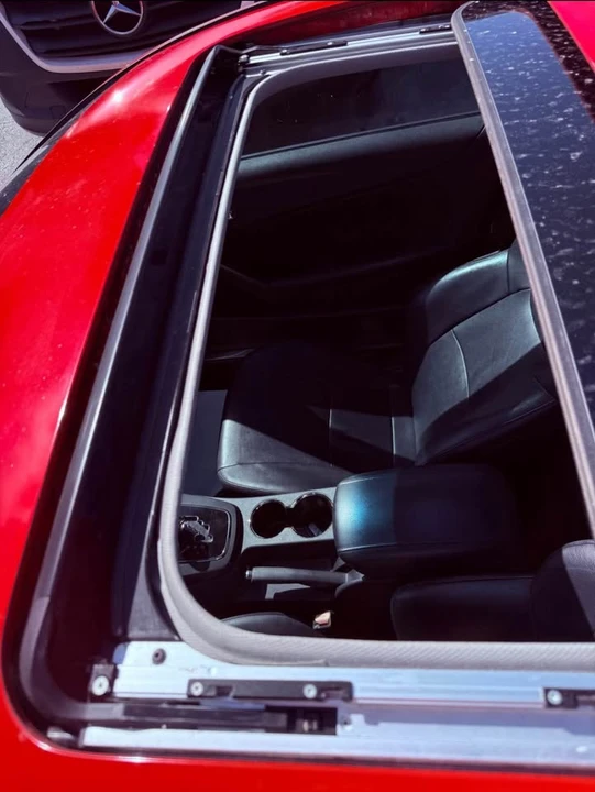 2012 Hyundai Genesis Coupe - Image 8 of 10