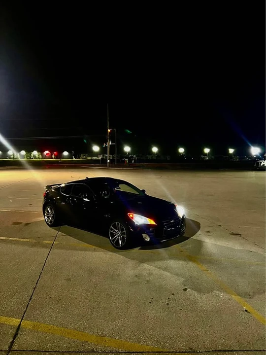 2012 Hyundai Genesis Coupe - Image 7 of 8