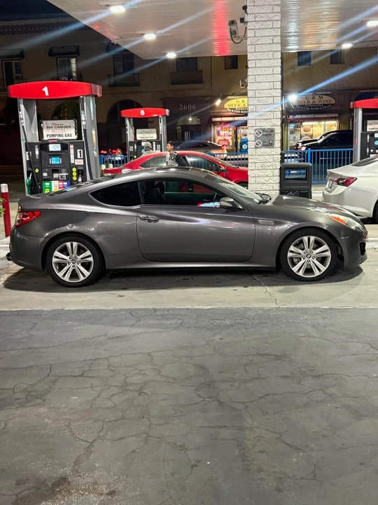 2012 Hyundai Genesis Coupe - Image 3 of 11