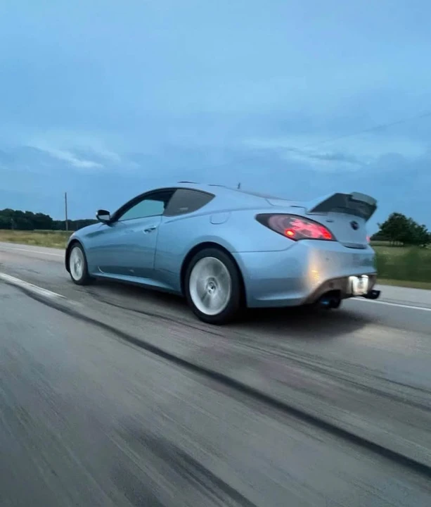 2012 Hyundai Genesis Coupe - Image 4 of 5