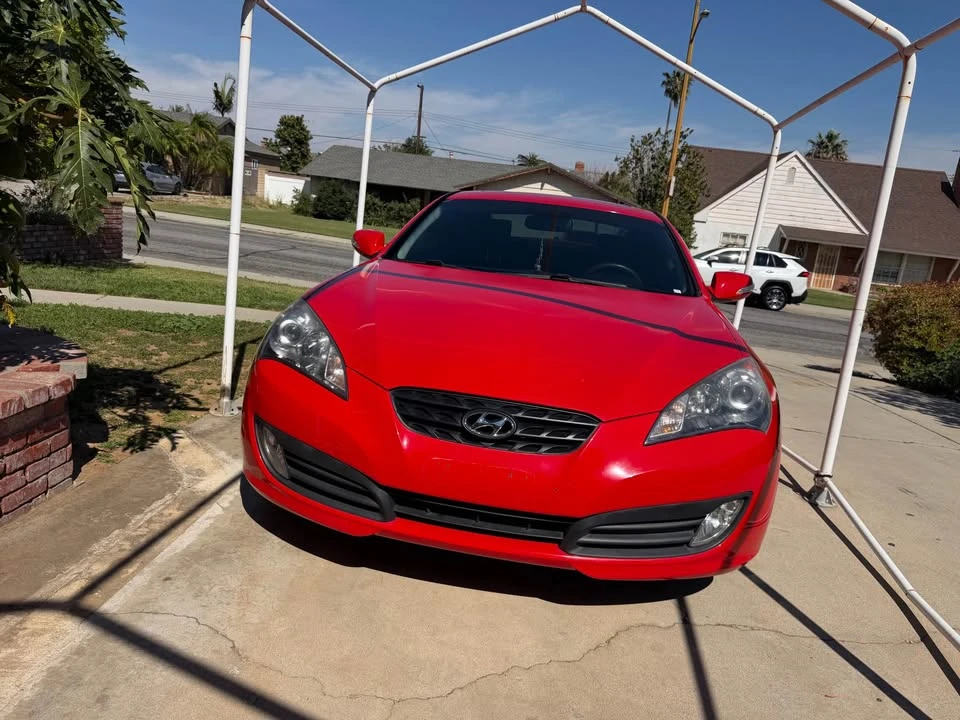 2012 Hyundai Genesis Coupe - Image 10 of 11