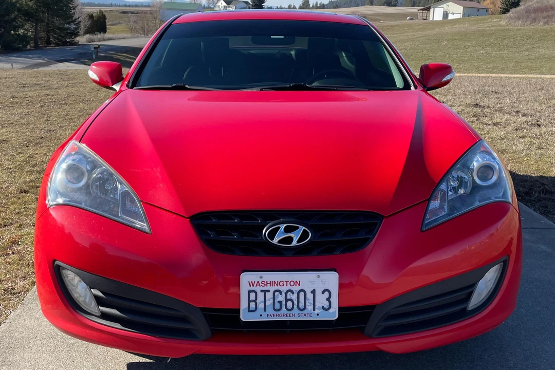 2012 Hyundai Genesis Coupe - Image 2 of 29