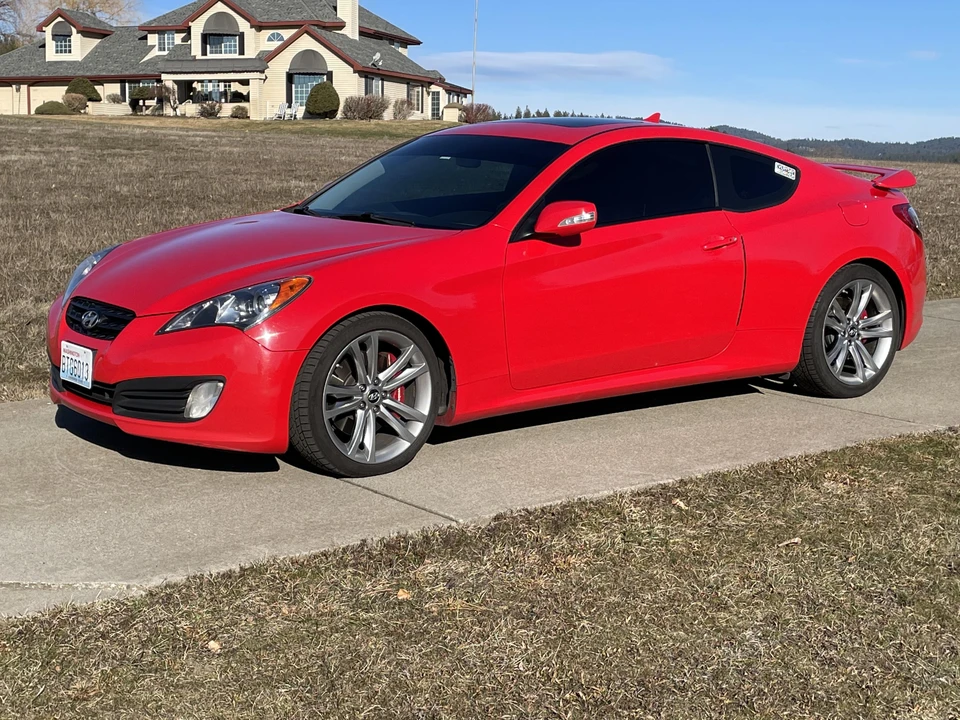 2012 Hyundai Genesis Coupe - Image 8 of 29