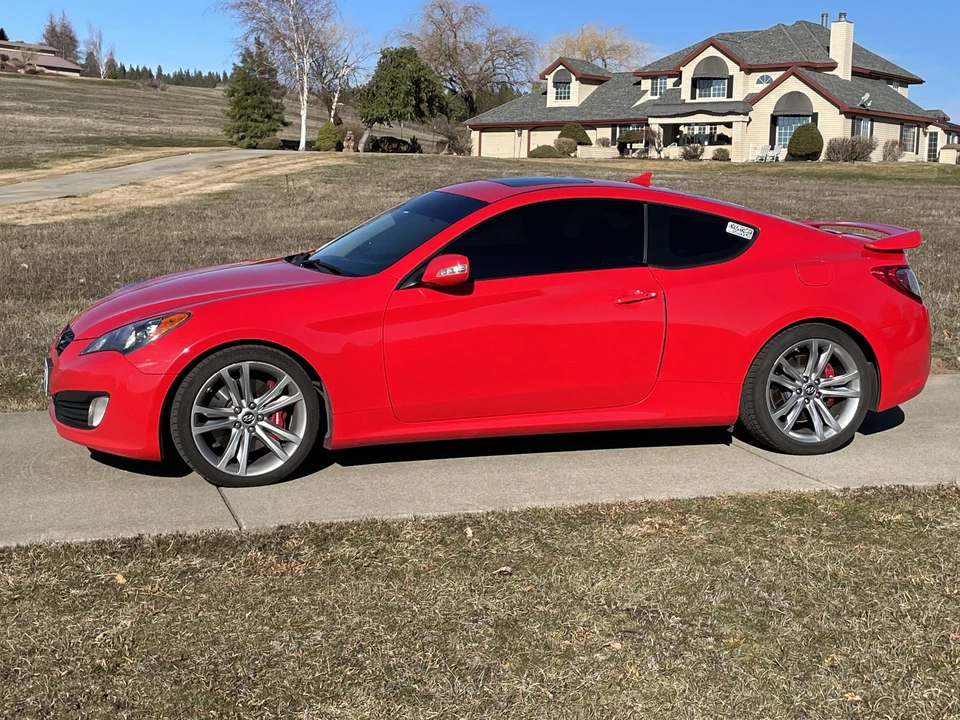 2012 Hyundai Genesis Coupe - Image 9 of 29