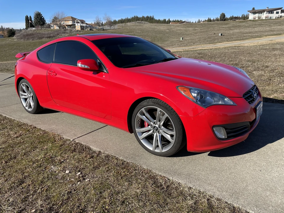 2012 Hyundai Genesis Coupe - Image 16 of 29