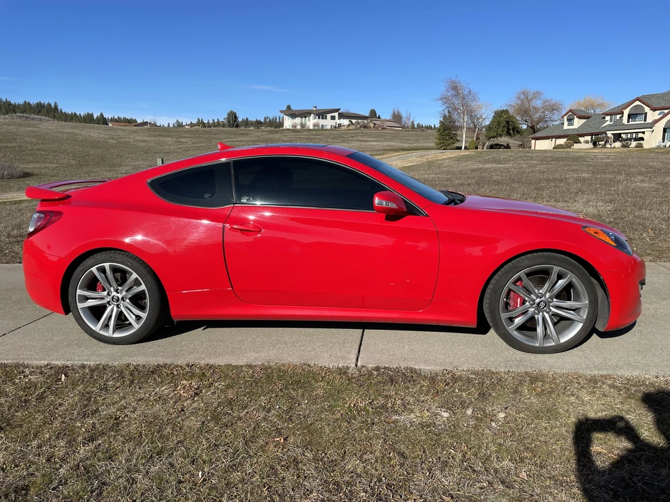 2012 Hyundai Genesis Coupe - Image 15 of 29