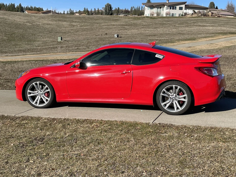 2012 Hyundai Genesis Coupe - Image 10 of 29