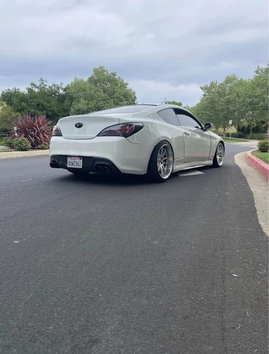 2012 Hyundai Genesis Coupe - Image 3 of 10