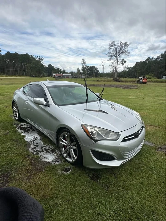 2012 Hyundai Genesis Coupe - Image 6 of 8