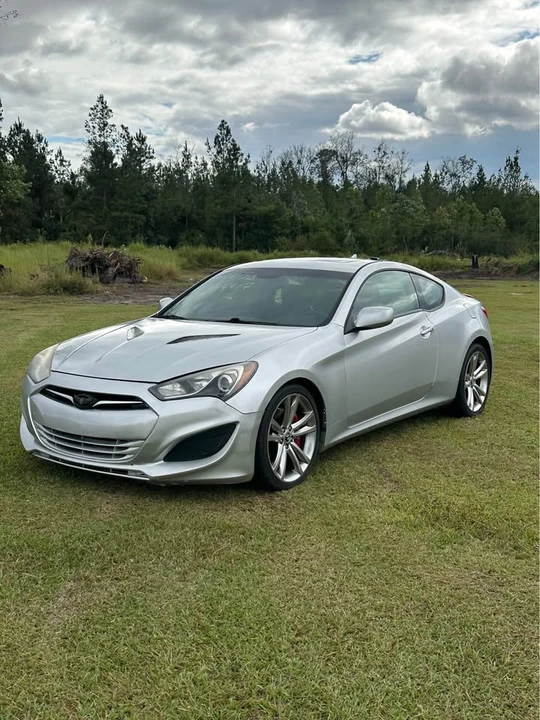 2012 Hyundai Genesis Coupe - Image 4 of 8