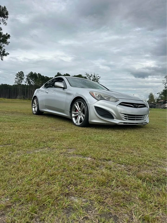 2012 Hyundai Genesis Coupe - Image 7 of 8