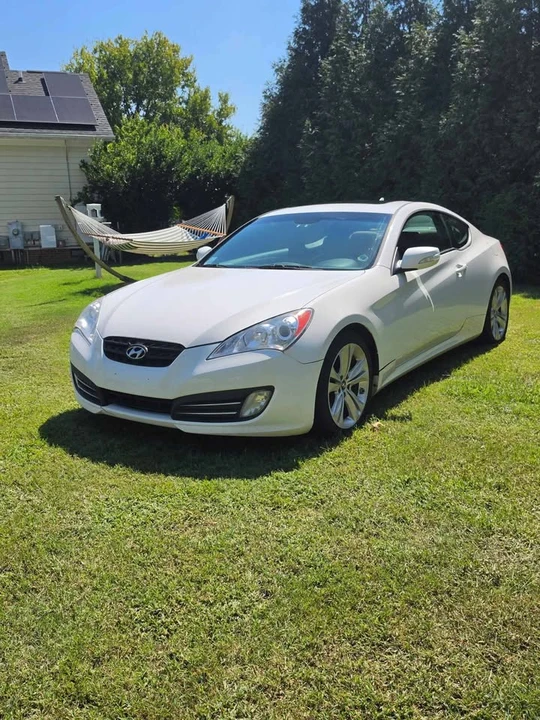 2012 Hyundai Genesis Coupe - Image 5 of 11
