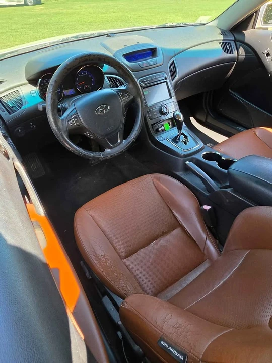 2012 Hyundai Genesis Coupe - Image 6 of 11
