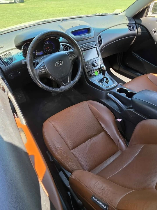 2012 Hyundai Genesis Coupe - Image 7 of 11
