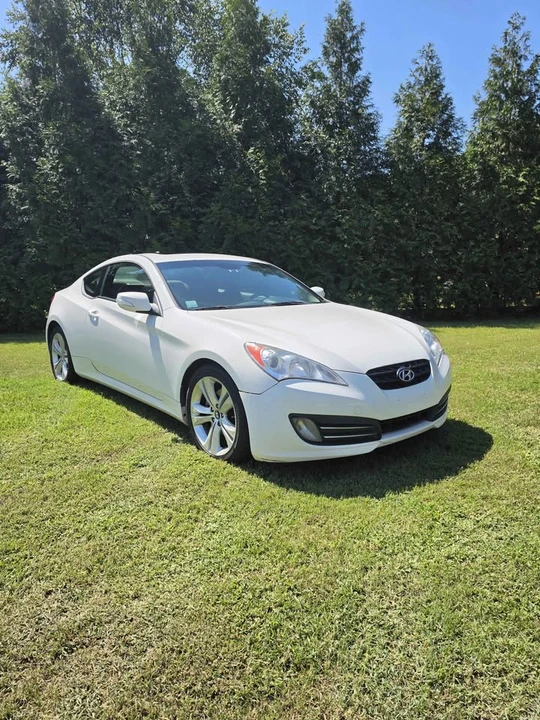 2012 Hyundai Genesis Coupe - Image 5 of 11