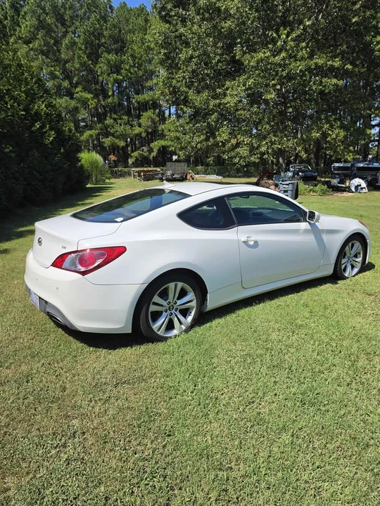 2012 Hyundai Genesis Coupe - Image 2 of 11