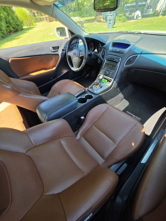 2012 Hyundai Genesis Coupe - Image 9 of 11