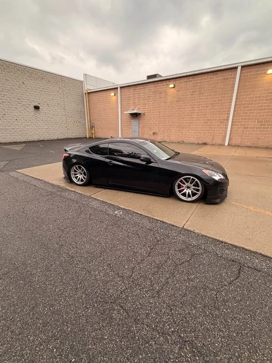 2012 Hyundai Genesis Coupe - Image 2 of 13