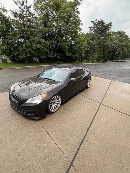 2012 Hyundai Genesis Coupe - Image 12 of 13