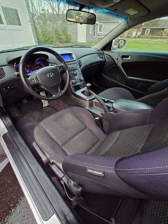 2012 Hyundai Genesis Coupe - Image 5 of 16