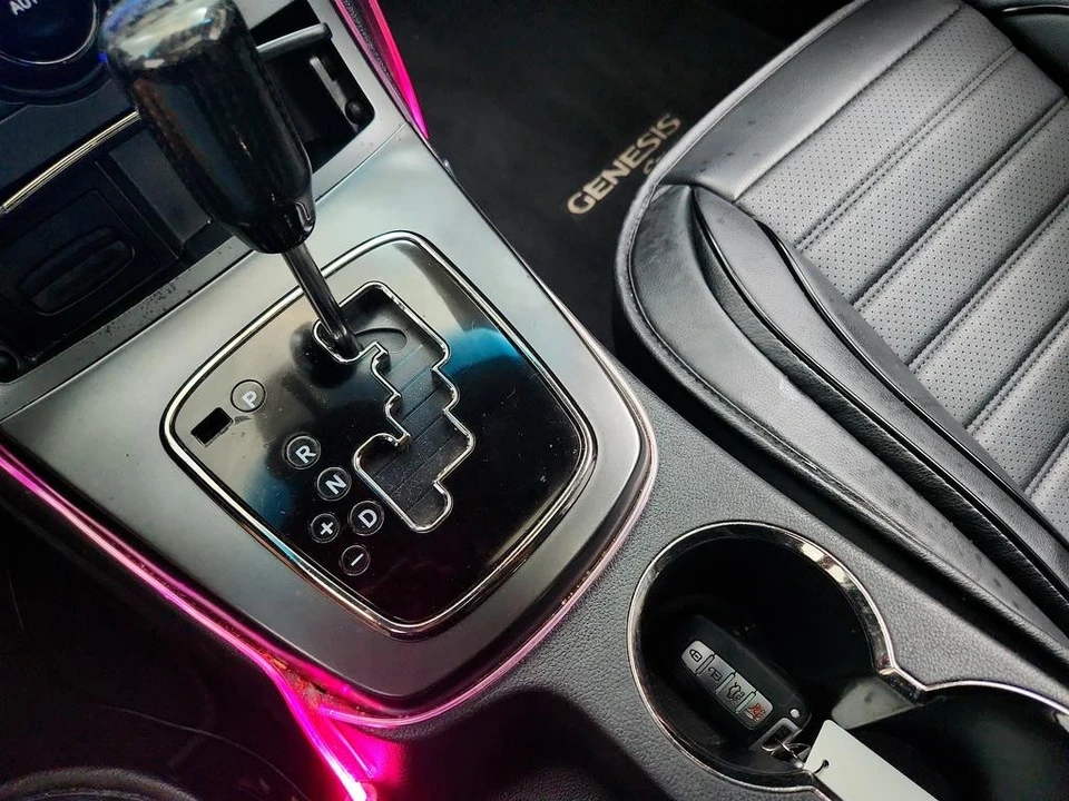 2012 Hyundai Genesis Coupe - Image 18 of 31