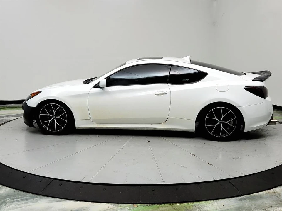 2012 Hyundai Genesis Coupe - Image 8 of 31