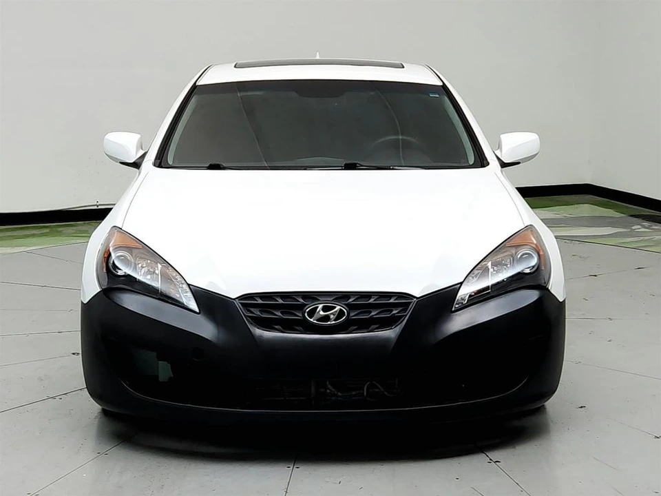 2012 Hyundai Genesis Coupe - Image 2 of 31