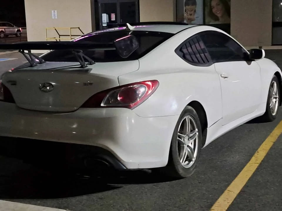 2012 Hyundai Genesis Coupe - Image 7 of 8