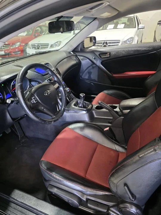 2012 Hyundai Genesis Coupe - Image 13 of 20