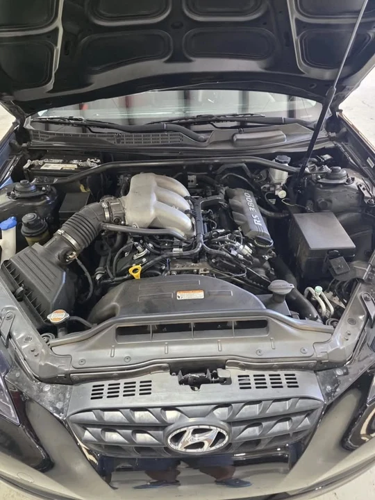 2012 Hyundai Genesis Coupe - Image 19 of 20