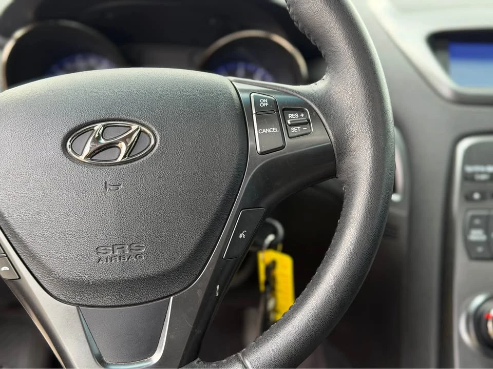 2012 Hyundai Genesis Coupe - Image 19 of 20