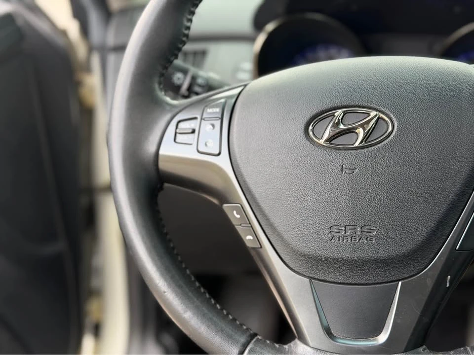 2012 Hyundai Genesis Coupe - Image 18 of 20