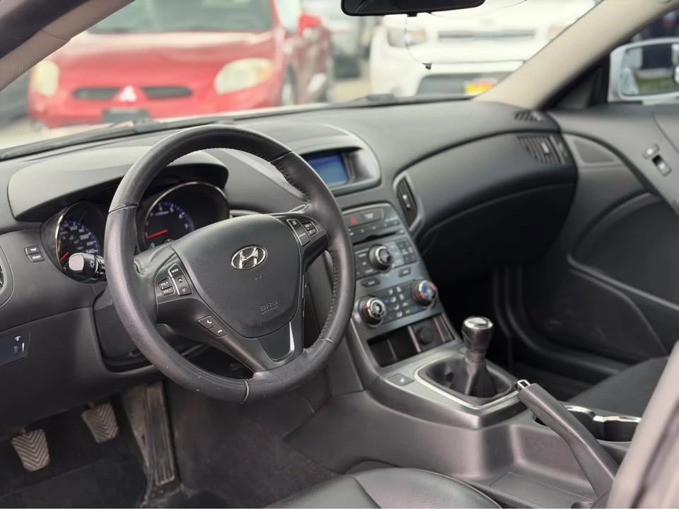 2012 Hyundai Genesis Coupe - Image 11 of 20