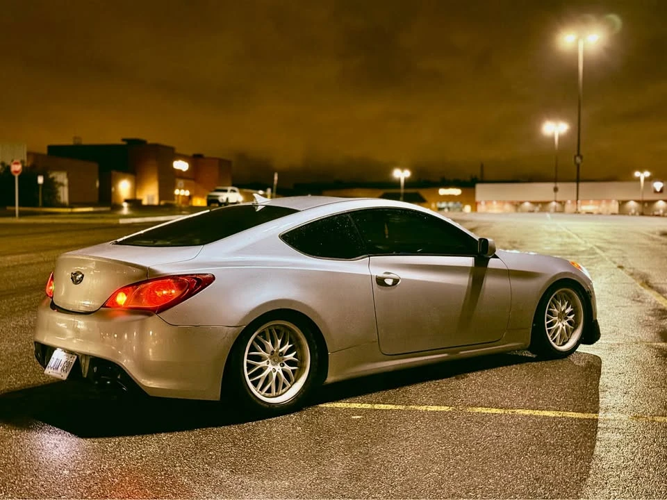 2012 Hyundai Genesis Coupe - Image 6 of 7