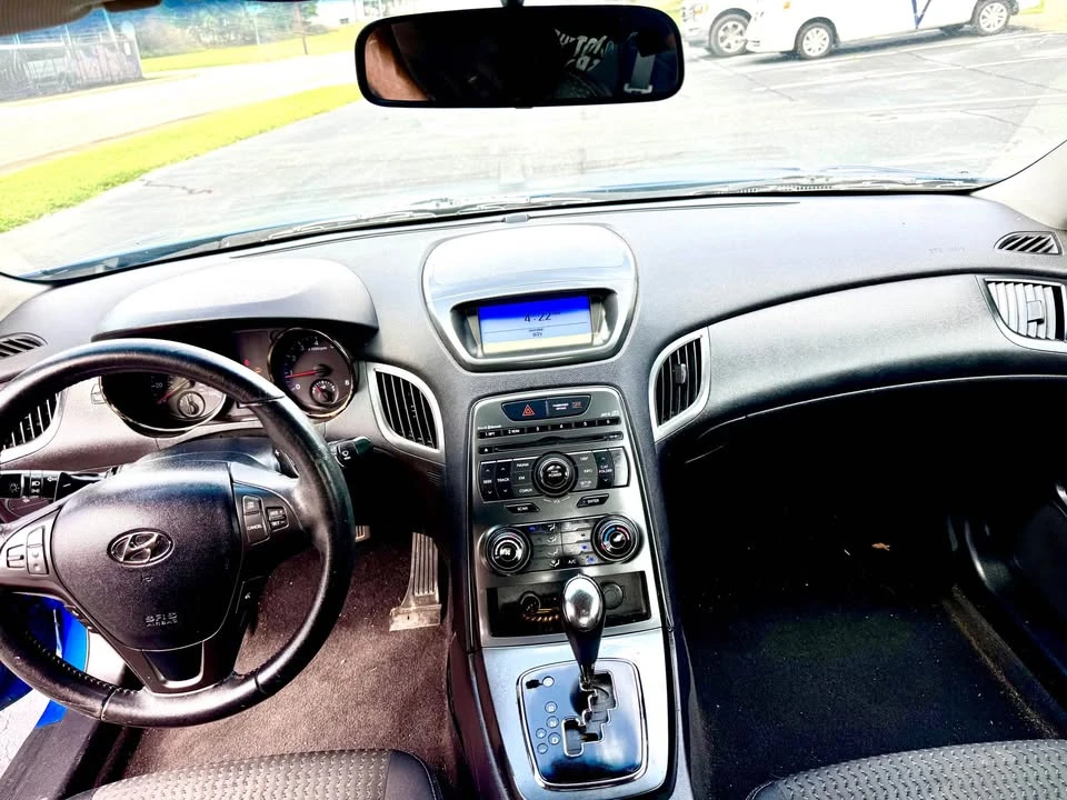 2012 Hyundai Genesis Coupe - Image 9 of 12