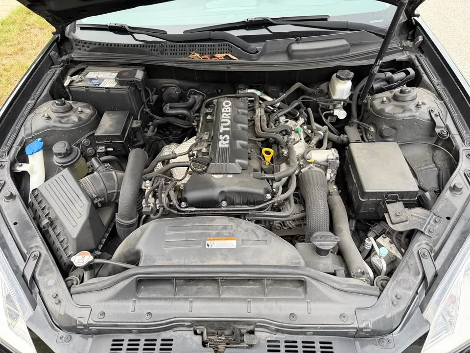 2012 Hyundai Genesis Coupe - Image 13 of 20