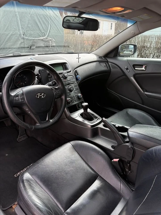2012 Hyundai Genesis Coupe - Image 6 of 8