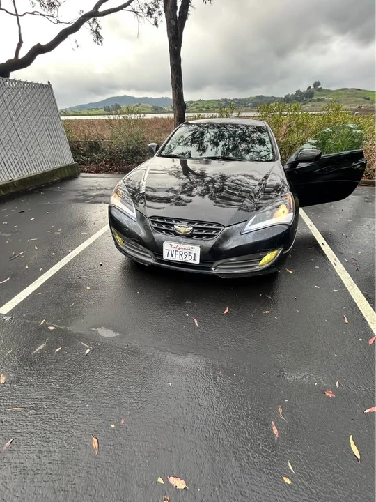 2012 Hyundai Genesis Coupe - Image 10 of 12