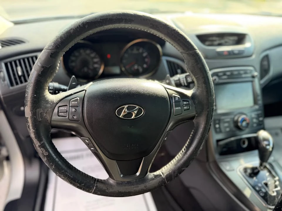 2012 Hyundai Genesis Coupe - Image 13 of 17