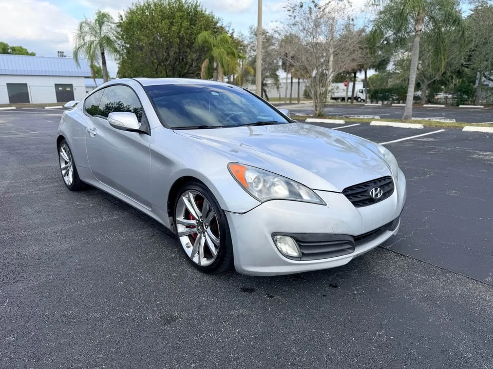 2012 Hyundai Genesis Coupe - Image 6 of 17