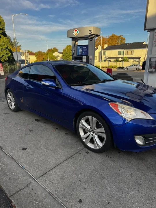 2012 Hyundai Genesis Coupe - Image 2 of 10