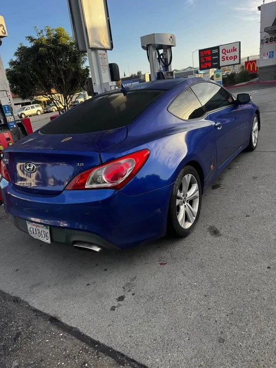 2012 Hyundai Genesis Coupe - Image 4 of 10