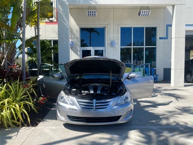 2012 Hyundai Genesis - Image 17 of 22