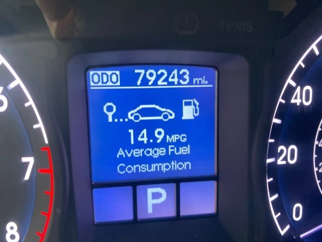 2012 Hyundai Genesis - Image 19 of 22